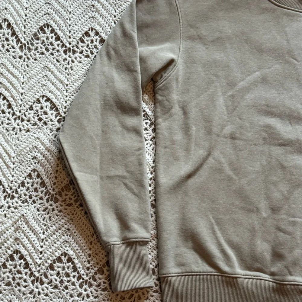 The North Face Men's Beige Crewneck Sweater Embroidered Unisex Small Soft